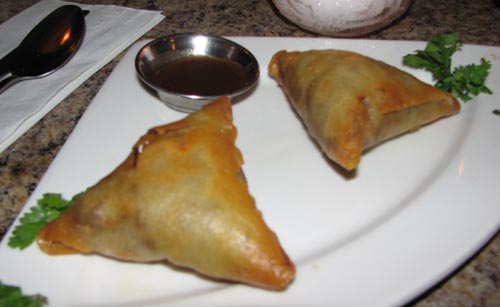 indiagate-3samosa.jpg