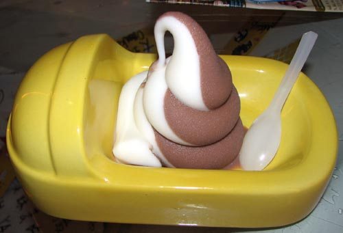 Modern Toilet Taipei - real dot com moguls eat from a toilet Modern Toilet Taipei - real dot com moguls eat from a toilet