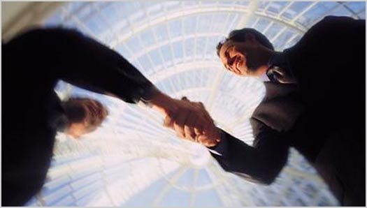 Should Freelancers Offer Referral Bonuses? Should Freelancers Offer Referral Bonuses?